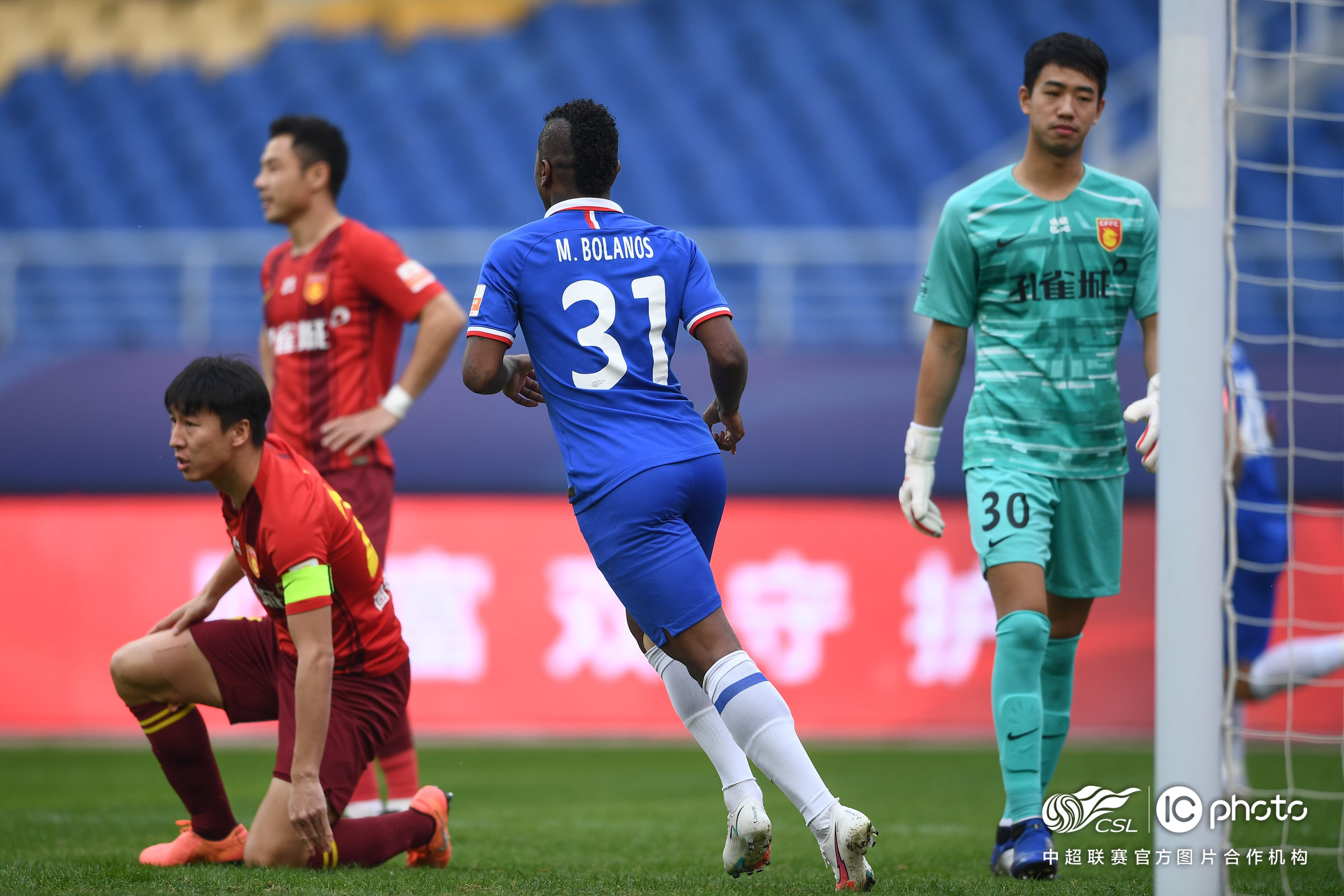 包含刚刚！风云突变亚特兰大今晚遗憾出局风云突变北京首钢国际比赛日迎来里程碑，皇家马德里赛前内部沟通的词条