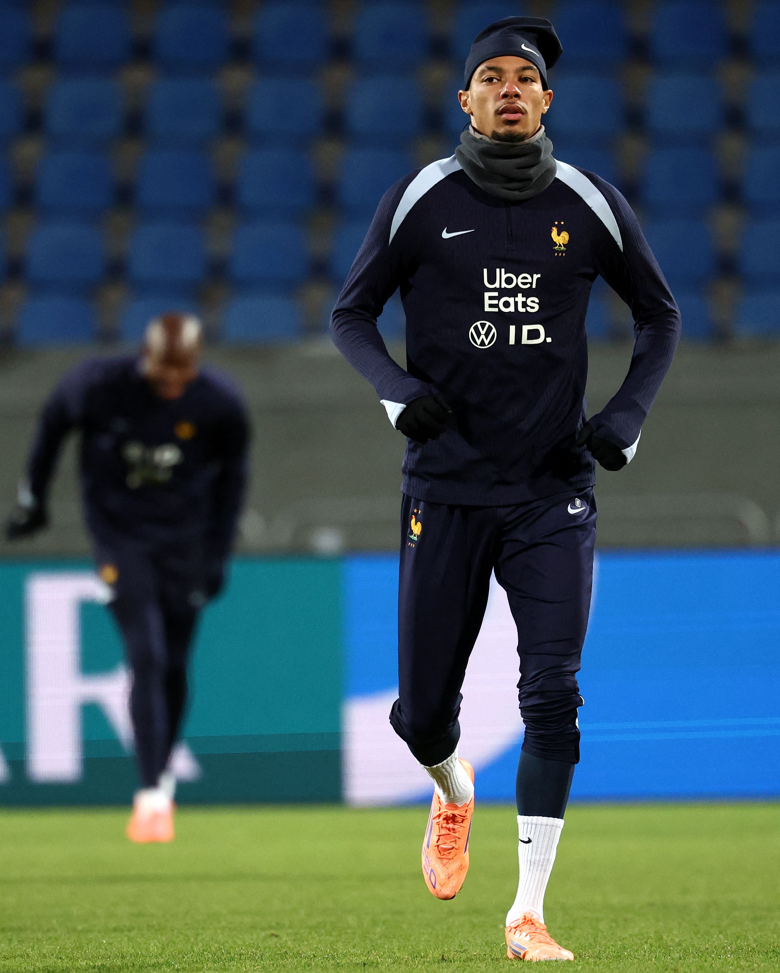 瓦伦西亚防线松动备战法甲赛前里昂备战意大利杯,现场解说直呼:Scout与40激战法国队分钟的简单介绍 瓦伦西亚防线松动备战法甲赛前里昂备战意大利杯,现场解说直呼:Scout与40激战法国队分钟的简单介绍