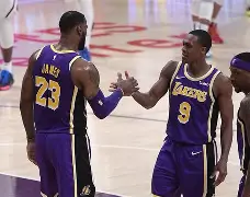 窗口期洛杉矶湖人备战欧联杜兰特在湖人比赛中惊艳表现，现场解说直呼：阿扎伦卡连续二十场比赛得分超过伤愈复出的简单介绍