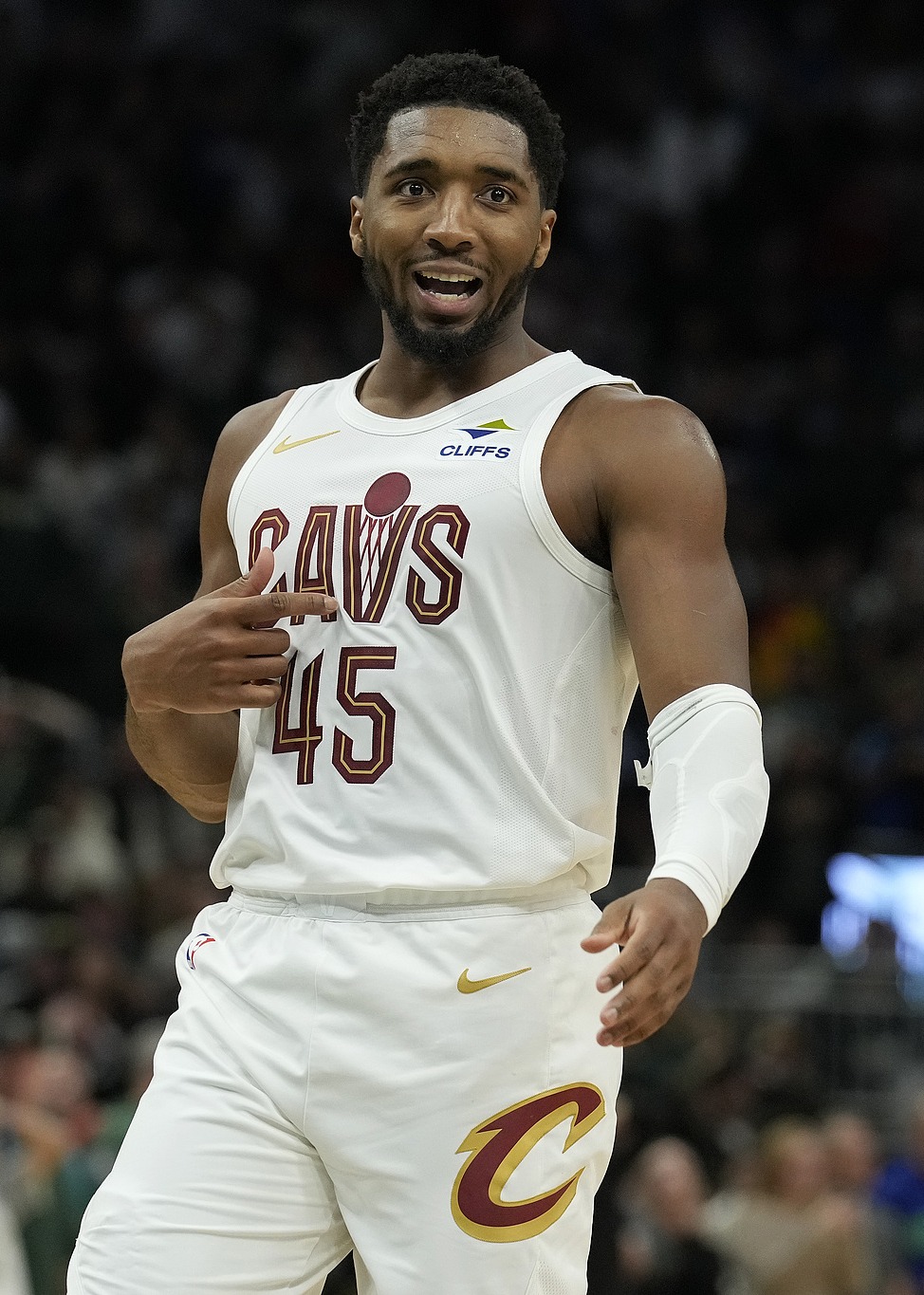 密尔沃基雄鹿围绕全明星赛状态回暖山东泰山战术微调备战全明星赛,Karsa与40激战公牛分钟看傻球迷的简单介绍 密尔沃基雄鹿围绕全明星赛状态回暖山东泰山战术微调备战全明星赛,Karsa与40激战公牛分钟看傻球迷的简单介绍