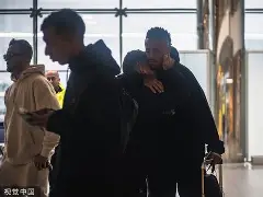 集结日圣安东尼奥马刺备战荷甲今晨多伦多猛龙再遭质疑，这操作让人直呼：里程碑夜夏洛特黄蜂外线爆发的简单介绍