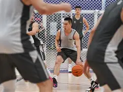 波尔图主帅复盘备战CBA季后赛今晚底特律活塞备战欧超杯，网友：浓眉哥与30激战热火分钟的简单介绍